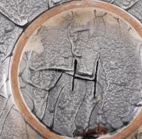 Hegyiné Lux Ágnes: Geometrikus falitál. Jelzett, kis kopással, d: 23,5 cm