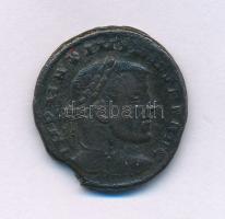 Római Birodalom 311 / II. Maximinus / Siscia / Follis bronz (7,32g) T:VF Roman Empire 311 / Maximinus Daia / Siscia / Follis bronze "IMP MAXIMINVS PF AVG / GENIO A-VGVSTI - crescent - epsilon - SIS" Genius standing left, modius on head, naked but for chlamys over left shoulder, holding patera and cornucopiae (7,32g) C:VF RIC VI 207c