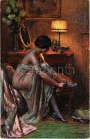 Vor dem Ball / Erotikus hölgy művészlap / Erotic lady art postcard. Paul Heckscher No. 1220/4. s: Enjolras (EK)