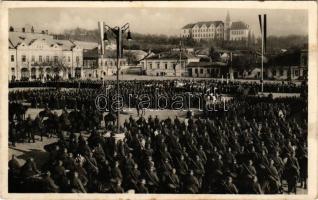 1938 Léva, Levice; bevonulás. Tábori mise a felszabadított Léva város Kossuth terén, Országzászló. Foto Hajdú felvétele / entry of the Hungarian troops, field mass, Hungarian flag + "1938 Léva visszatért" So. Stpl. (fl)