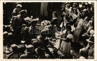 1938 Ipolyság, Sahy; bevonulás. A Felvidék felszabadulásának első örömünnepe Ipolyság 1938. október 11. / entry of the Hungarian troops + "1938 Az Első Visszatért Magyar Város Ipolyság" So. Stpl. (EK)