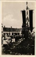 1938 Ipolyság, Sahy; bevonulás. A felszabaduló Felvidék első Országzászlójának felszentelése / entry of the Hungarian troops, consecration of the Hungarian flag + "1938 Az Első Visszatért Magyar Város Ipolyság" So. Stpl.