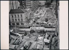 cca 1978 Budapest, Margit híd budai hídfőjénél aluljáró építése, 1 db modern nagyítás, jelzés nélkül, 15x21 cm