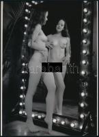 cca 1952 "Tükröm-tükröm mond meg nékem, hol van már az én legényem?", szolidan erotikus felvétel, 1 db modern nagyítás, jelzés nélkül, 21x15 cm