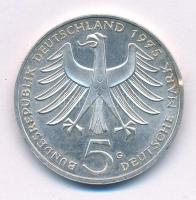 Német Szövetségi Köztársaság 1975G 5M Ag "Albert Schweitzer" T:XF kis patina, ph. Federal Republic of Germany 1975G 5 Mark "Albert Schweitzer" C:XF small patina, edge error Krause KM#143