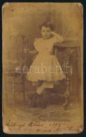 1875 sárvár-felsővidéki gróf Széchényi Alice (1871-1945), gróf Széchenyi Béla (1837-1918) és gróf Erdődy Johanna (1846-1872) lányának portréja, vizitkártya Rupprecht Mihály soproni (Oedenburg) műterméből, feliratozva, viseltes állapotban, 9,5x6 cm