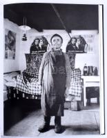 Korniss Péter: Folyamatos emlékezet. Bp., 2017, Szépművészeti Múzeum - Magyar Nemzeti Galéria. Gazda...