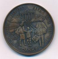 DN "IRON CURTAIN 1949-1989, BERLIN WALL 1961-1989 - DANKE / THANKS" bronz emlékérem (42,5mm) T:AU patina