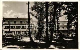 1942 Mátraháza (Gyöngyös), Magyar Államvasutak (MÁV) Takarék és Segélyszövetkezete üdülőtelepe (kis szakadás / small tear)