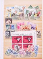 Vegyes tétel 20 db A/4, közepes és kis berakóban, lapokon és egy kisebb dobozban. Érdekes nagyon veg...