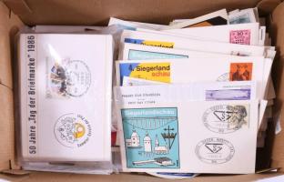 Óriási levéltétel külföldi kereskedői hagyatékból: sok ezer darab NSZK, Berlin FDC közte CM-ek, kevé...