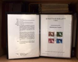 NSZK és Berlin elsőnapi lapok (ETB) nagy tétele 9 db jó minőségű ETB berakóban és 2 db közepes méretű iratrendezőben, hullámkarton ládában. Érdemes megnézni!!