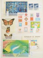 Főleg bélyegzett tengerentúli tétel sok blokkal, motívummal 10 db A/4 vagy nagyobb és 4 közepes bera...