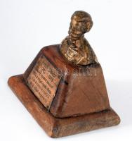 Petőfi Sándor büszt. Bronz vagy bronzírozott fém, fa talapzaton, 20. sz. eleje, fém táblán versének ...