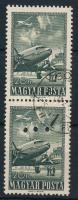 1957 Repülő V. záróérték függőleges pár, az alsó bélyeg hármaslyukasztással (18.000)