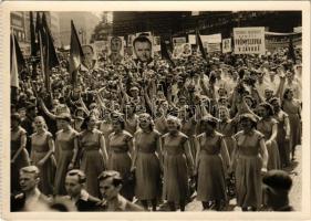 Prága, Praha, Prague; Május 1-jei felvonulás / May Day Celebrations, parade, Stalin, Lenin. photo by Hanka (EK)