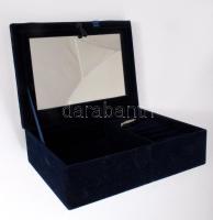 Zeneszerkezetes ékszertartó doboz, 11x15 cm