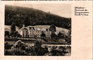 1938 Bruck an der Mur (Steiermark), Mädchen-Pensionat der Kreuzschwestern / girls' boarding school. G. Hinterhofer (creases)