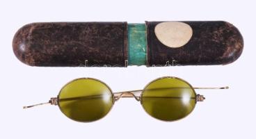 Régi cvikker, tokjában.