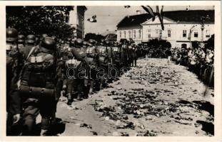 1940 Sepsiszentgyörgy, Sfantu Gheorghe; bevonulás / entry of the Hungarian troops