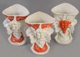 3 darab antik plasztikus szőlőmintás váza, lepattanással, repedéssel, m:17 cm