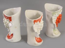 3 darab antik plasztikus szőlőmintás váza, lepattanással, repedéssel, m:17 cm
