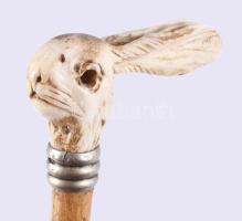 Sétapálca, faragott csont nyúlfej fogóval, kopással, h: 83 cm