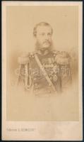Mihail Nyikolajevics Romanov orosz nagyherceg, orosz tábornagy (Grand Duke Mikhail Nikolaevich of Russia, 1832-1909) keményhátú fotója, Paris, E. Desmaisons, keményhátú fotó, a hátoldalán német nyelvű bejegyzéssel, dátumozással (1865.), 10x6 cm