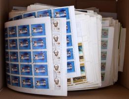 Több száz db modern magyar ív, nagy dobozban