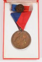 Vegyes 5db-os kitüntetés tétel, benne: 1960. "Árvízvédelemért" bronz kitüntető jelvény mel...