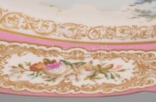 1846 Sévres zsánerjelenetes dísztál a Chateau St. Cloud sorozatból. Jelzett, datált, jelzett továbbá...