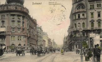 Budapest VII. Rákóczi út drogériával, takarékpénztárral és BKVT megállóval (small tear)
