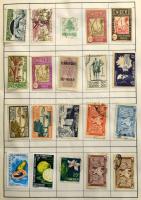 Sok ezer magyar és külföldi bélyeg 17 db A5-ös cserefüzetben, dobozban