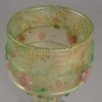 Smetana Ágnes (1961-) Kehely plasztikus virág díszítéssel. Anyagában színezett, üvegszál ráillesztés...