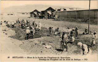 Métlaoui; Mines de la Société des Phospates du Sfax-Gafsa / phosphate mining and drying, native people. Lévy et Neurdein Réunis