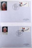 NSZK levélgyűjtemény iratrendezőben közte alkalmi és köznapi küldemények. Érdekes anyag!