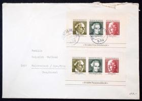 NSZK levélgyűjtemény iratrendezőben közte alkalmi és köznapi küldemények. Érdekes anyag!