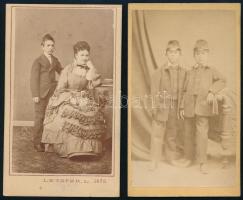 1871 Testvérpár (Csillag Szilárd és Antal), vizitkártya Georg Munck bécsi műterméből, 10,5x6 cm + 1873 Anya és fia portréja, vizitkártya Letzter Lázár szegedi műterméből, 10,5x6,5 cm