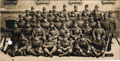 1917 Első világháború, osztrák-magyar katonák csoportképe, I. Honvéd Gyalogezred III. század / WWI Austro-Hungarian K.u.k. military, soldiers' group. photo (lyukasztott / punched)