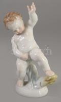 Herendi pisilő puttó. Terv.: Nemes György. Kézzel festett, jelzett, hibátlan, m: 18 cm