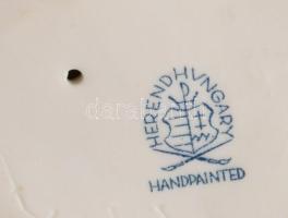 Herendi pisilő puttó. Terv.: Nemes György. Kézzel festett, jelzett, hibátlan, m: 18 cm