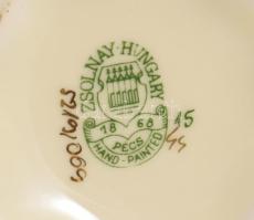 Zsolnay hólyagos testű, aranykontúrozott virágmintás váza, jelzett, hibátlan, m: 15 cm