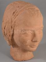 Női fej. Kerámia, jelzés nélkül, kis kopással, m: 28 cm
