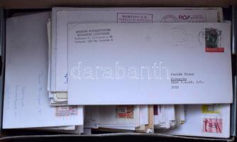 Modern levelek 2 teli cipős dobozban, nagyobb hullámkarton dobozban