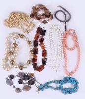 10 darab bizsu nyaklánc, közte ásvány