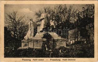 1914 Pozsony, Pressburg, Bratislava; Petőfi szobor. Kaufmann kiadása / Denkmal / statue + "Szentirmay Tibor Gyula tulajdonos" pecsétje a hátoldalon