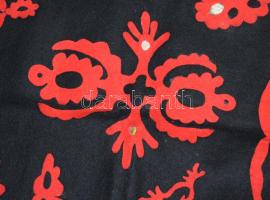 Falvédő szép állapotban, hímzett filc 140x60 cm