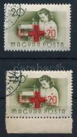 1957 Vöröskereszt (IV.) 2 db 20f az egyiken piros pont az értékszám nullájában, a másikon a FILLÉR szóban hiányos É betű