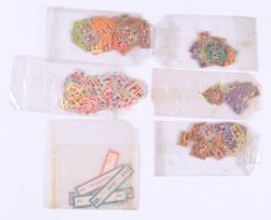 Néhány zacskónyi szakszervezeti bélyeg, leáztatva