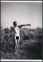 Szabadtéri akt fotó, modern nagyítás, 18x12,5 cm